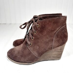 Women's Brown Swayze Distressed Suede Wedge Ankle Boots C466